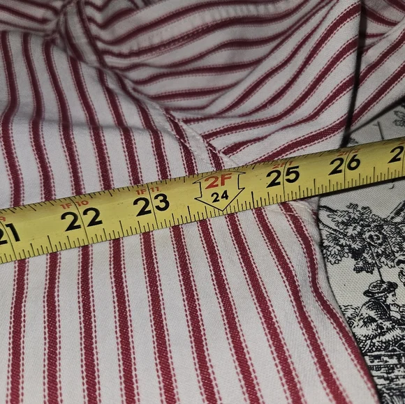 Levi's Red & White Striped Long-Sleeve Button-Down Shirt